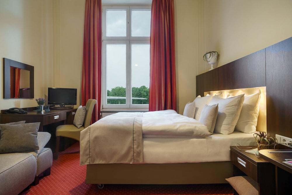 Hotel Graf Moltke Hamburg Exterior photo